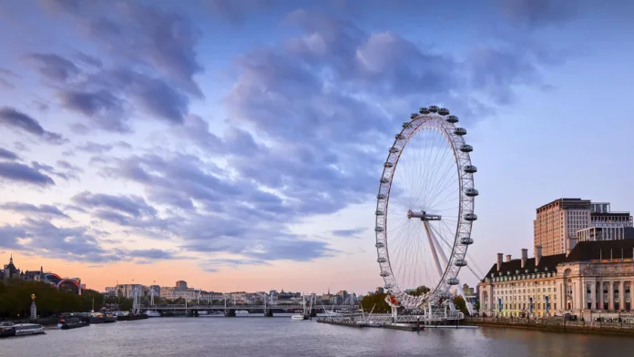 London scenery with big wheel